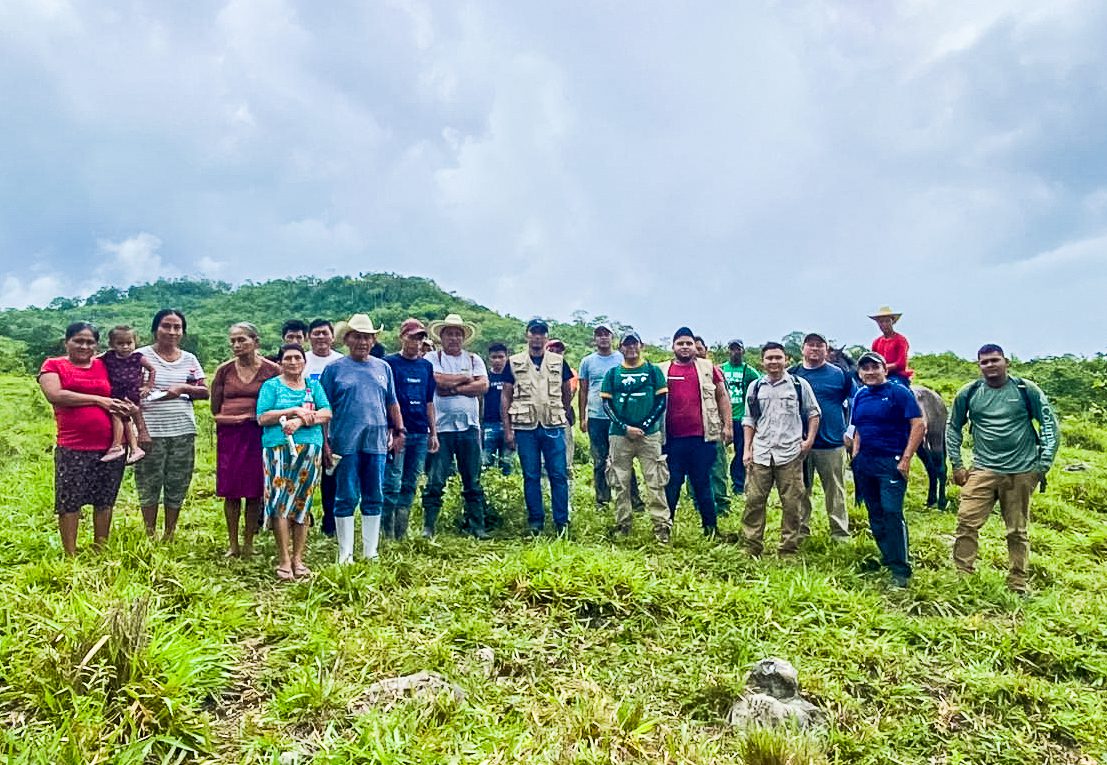 Civilian linkup on the Caracol Western Flank